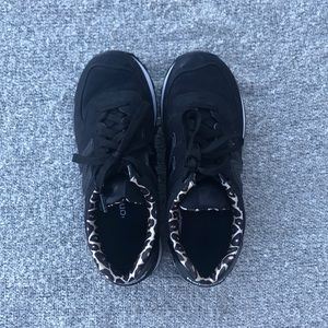 New balance cheetah shoes